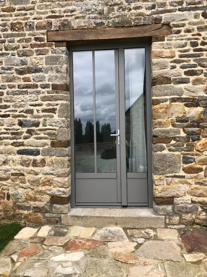 Nocleg ze śniadaniem Chambre Independante Au Manoir De La Celinais Cote Jardin Saint-Aubin-du-Cormier